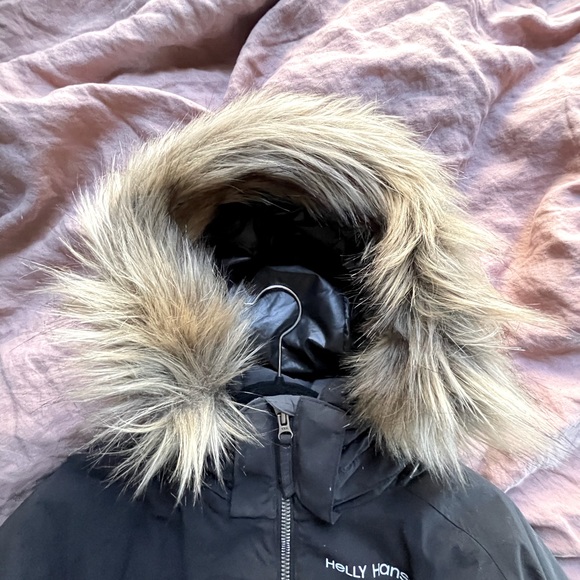 Helly Hansen winter coat - Picture 5 of 10